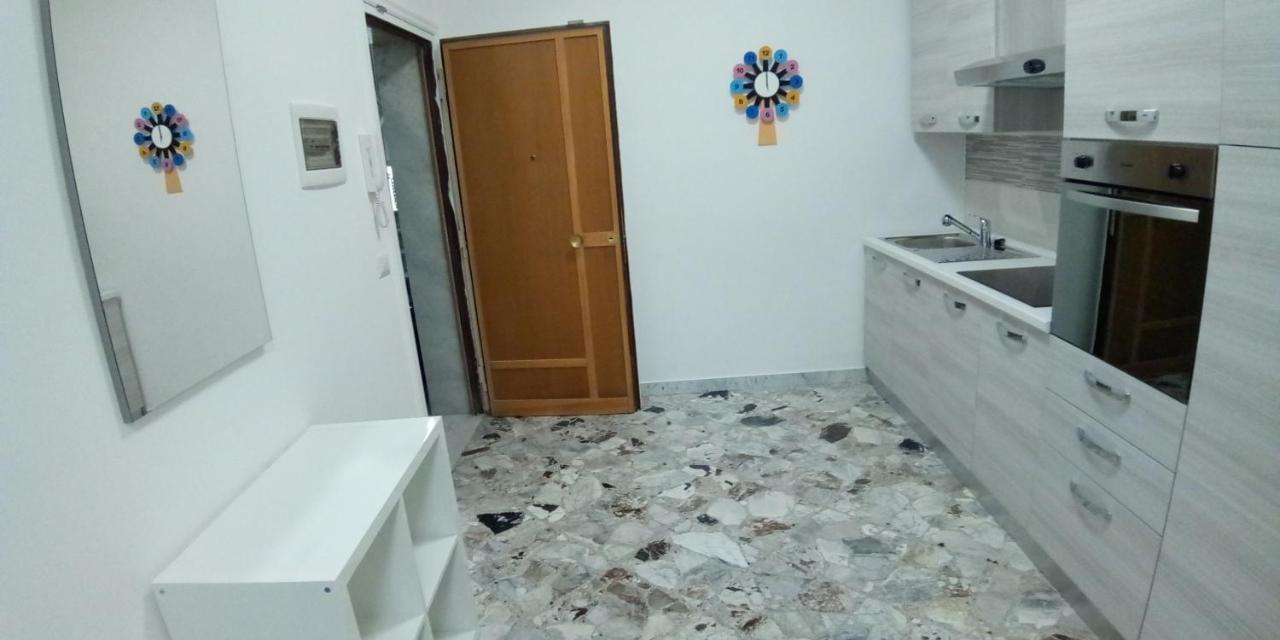 Station Suite Bari Bagian luar foto