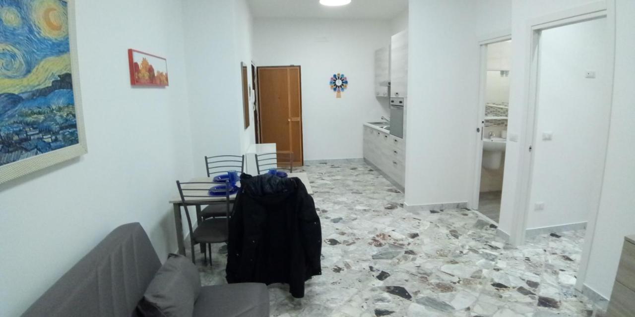 Station Suite Bari Bagian luar foto