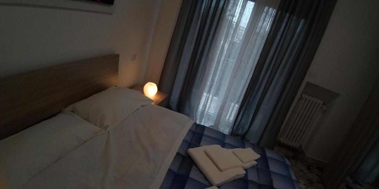 Station Suite Bari Bagian luar foto
